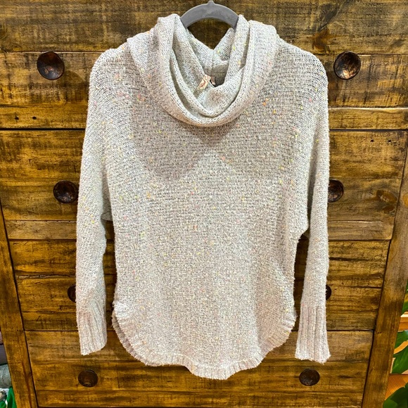 Red Camel Sweaters - Red‎ Camel Sweater